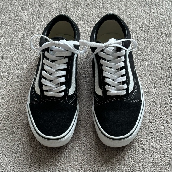 Women’s Vans Old Skool Sneakers - Picture 3 of 7